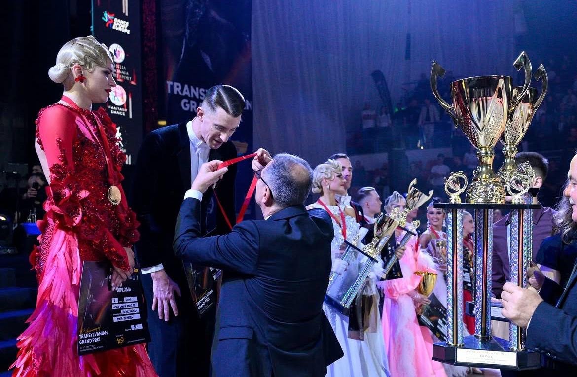 Rareș Cojoc y Andreea Matei, campeones mundiales de la WDSF en la categoría Adult Standard 2025